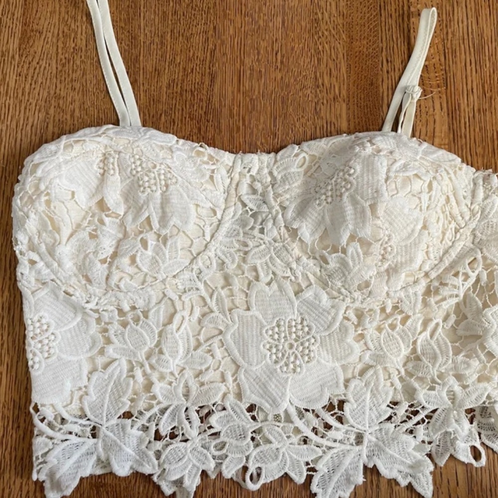 Avec Les Filles Ivory Lace Cropped Camisole